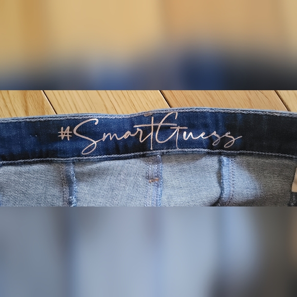 Guess Jeans - Picture 6 of 10